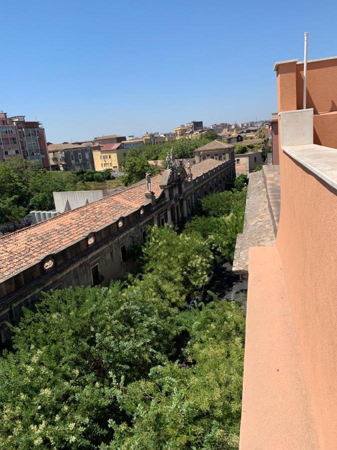 Donna Luisa-Catania Charming Appartement Buitenkant foto