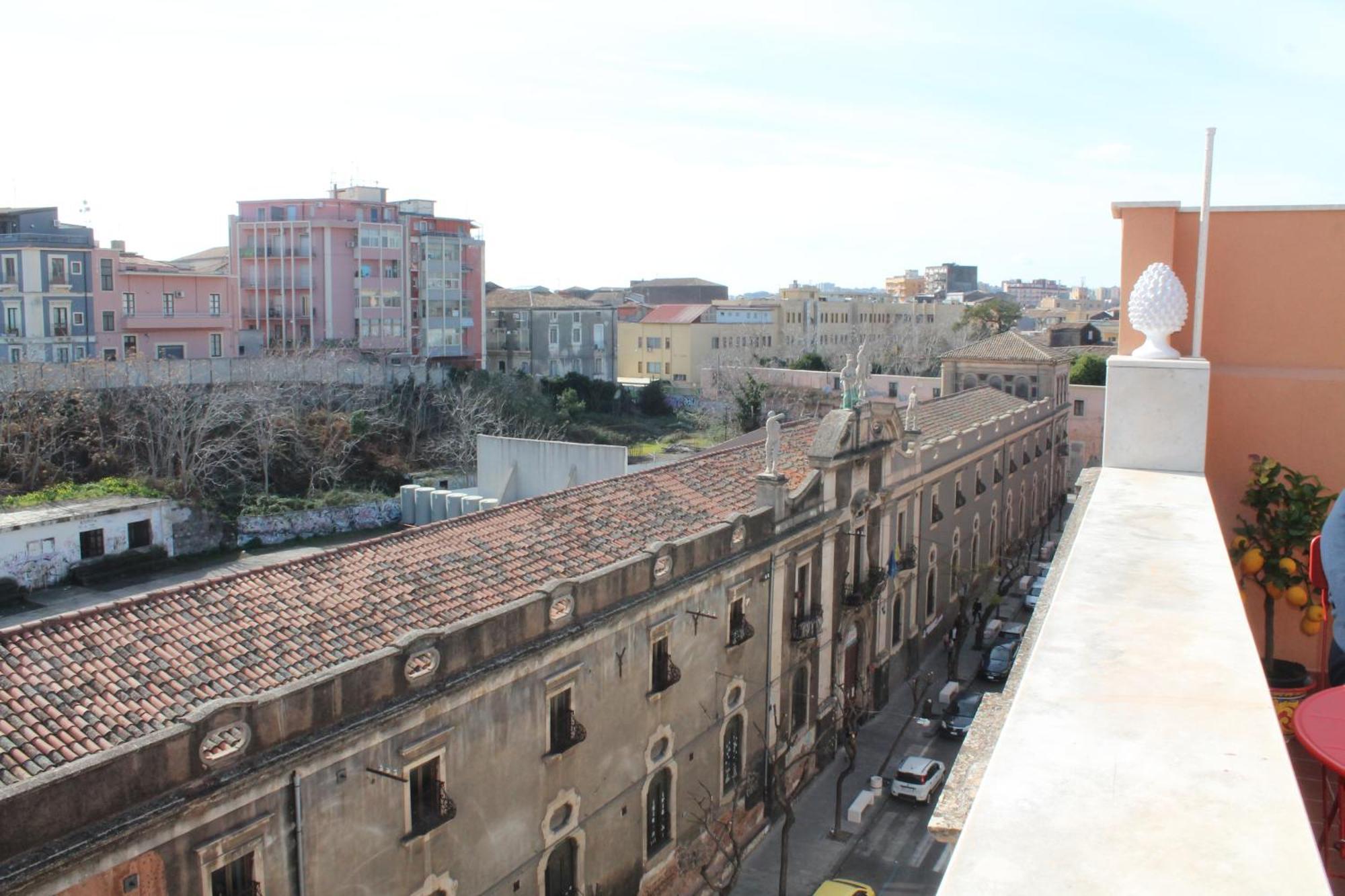 Donna Luisa-Catania Charming Appartement Buitenkant foto
